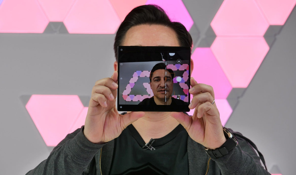 TELEFONUL PLIABIL! - HUAWEI MATE X