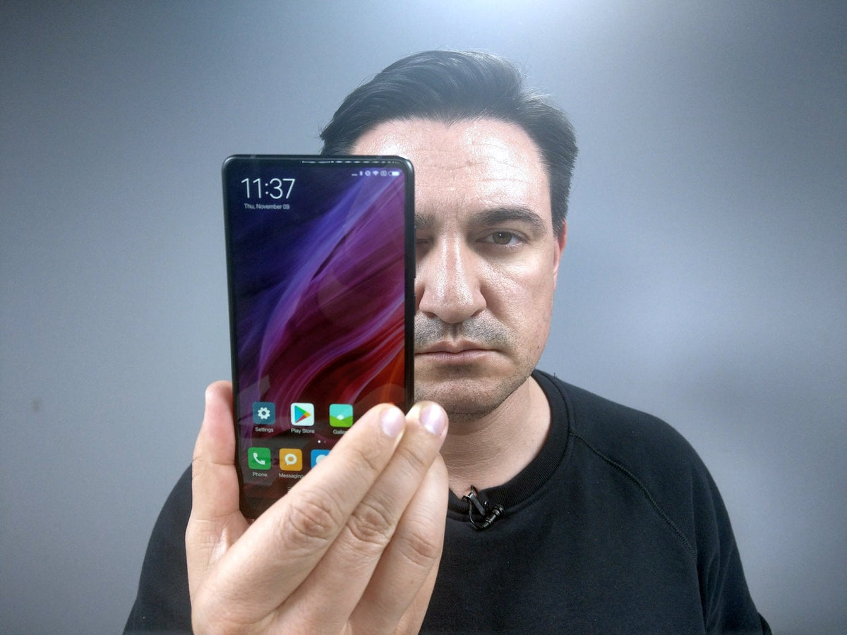 Xiaomi Mi Mix 2 - E suflat cu aur!