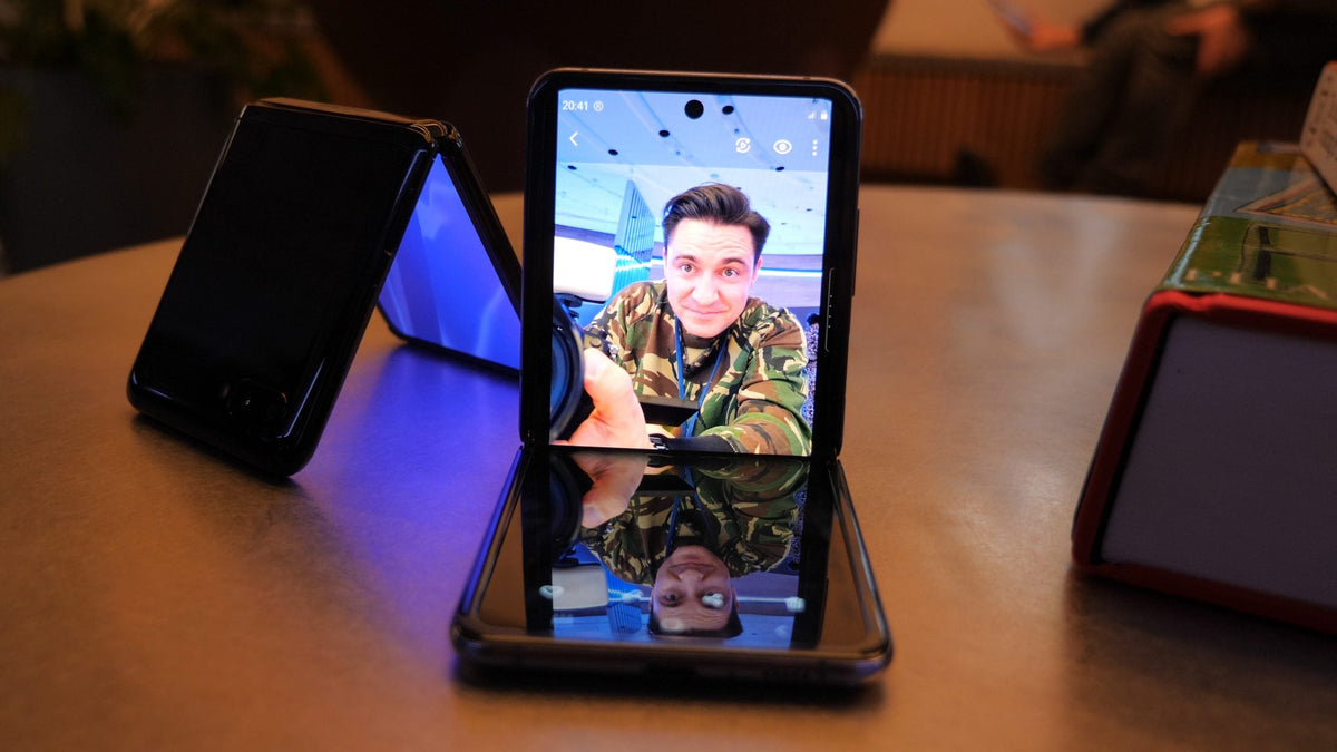 GALAXY Z FLIP - PRIM CONTACT - Cel mai bun pliabil?