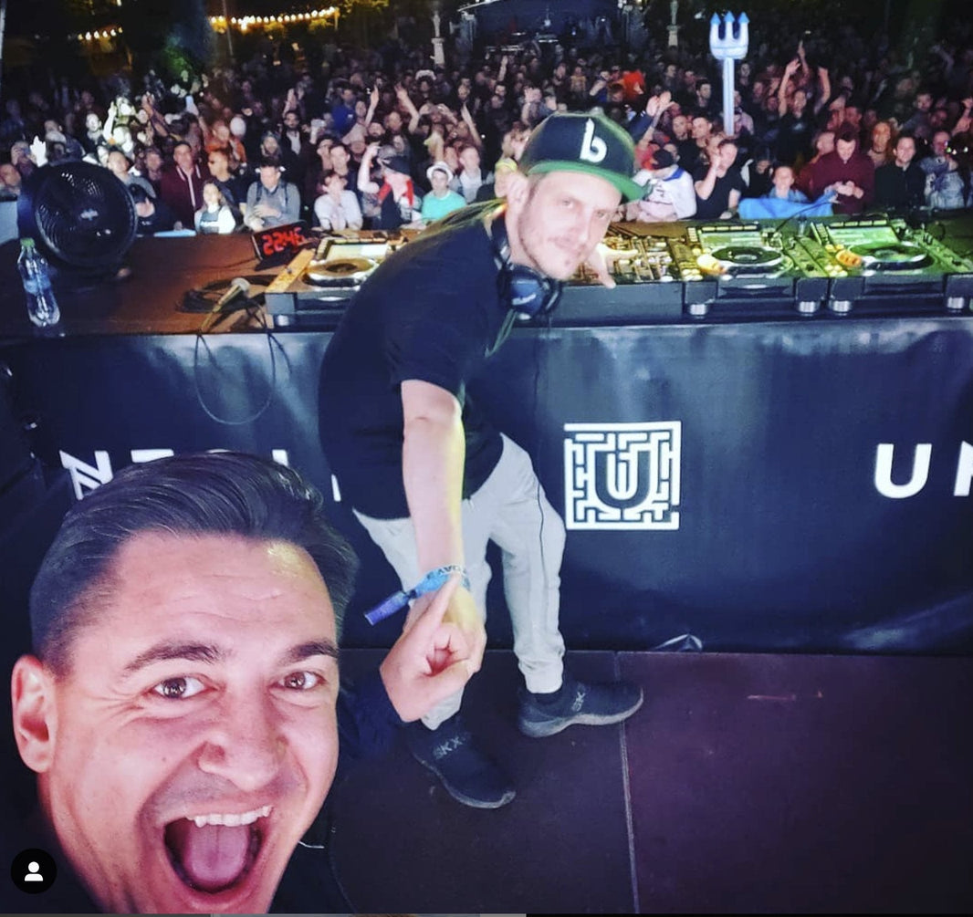 BROFIST CU ILAN BLUESTONE!