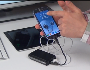 VIDEO Noontec Powa 10.000mAh - încarcă telefonul și tableta deodată!