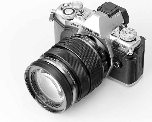 VIDEO - Olympus OM-D E-M5 Mark II - Impresionant, de mic!