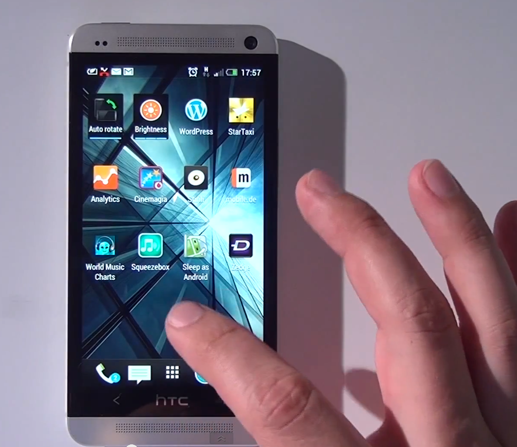 VIDEO HTC One review - android super-premium!