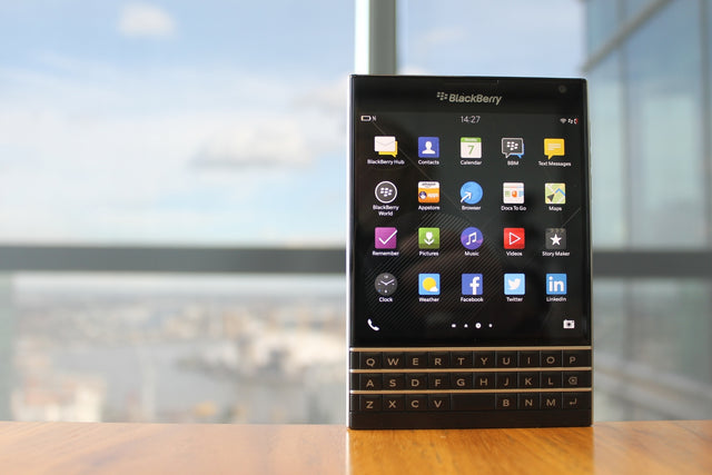 VIDEO BlackBerry Passport - Cel mai bun smartphone pentru business