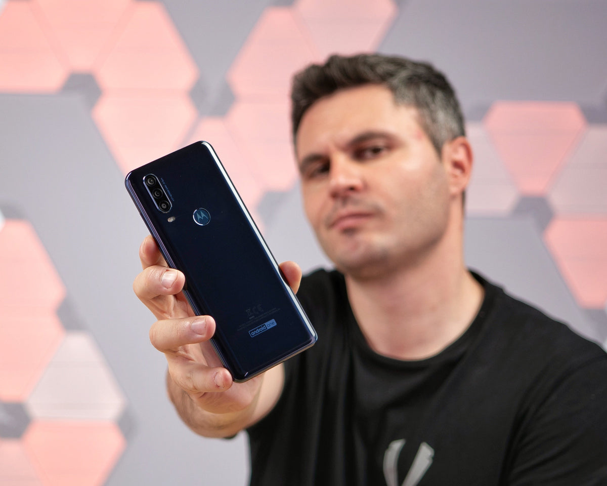 MOTOROLA ONE ACTION - ACȚIUNE!!