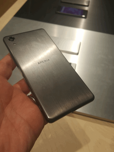 VIDEO - Sony Xperia X & XA - MWC 2016