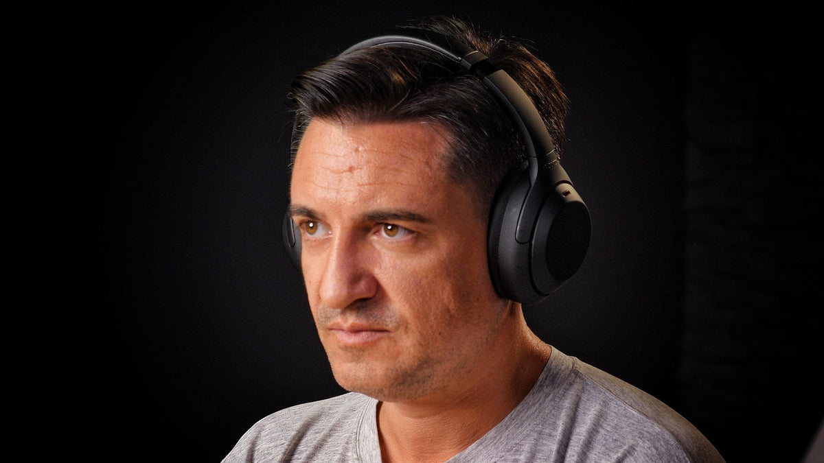 SONY WH1000-XM4 vs XM3 - Pe care să le cumperi?