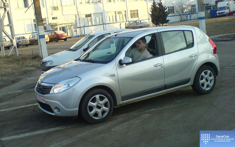 Noua Dacia Logan hatchback - Sandero